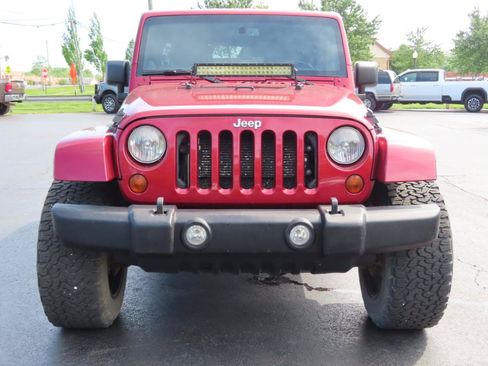 Used 2013 Jeep Wrangler Unlimited Rubicon w/ Dual Top Group AWD/4WD image 9