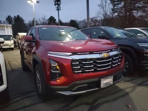 New 2026 Chevrolet Equinox LT w/ LPO, Floor Liner Package image 2