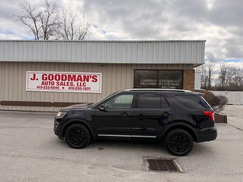 Used 2016 Ford Explorer XLT w/ Equipment Group 202A image 1