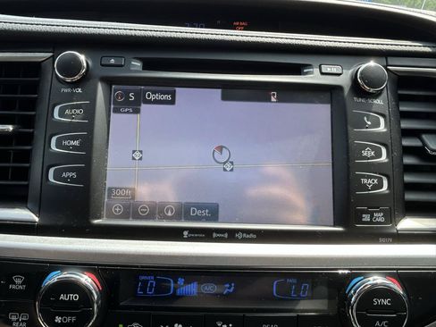 Used 2018 Toyota Highlander XLE w/ Protection Package #3 AWD/4WD image 26