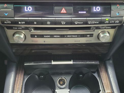 Used 2013 Lexus LS 460 w/ Comfort Pkg RWD image 23