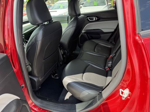 Used 2025 Jeep Compass Limited AWD/4WD image 10