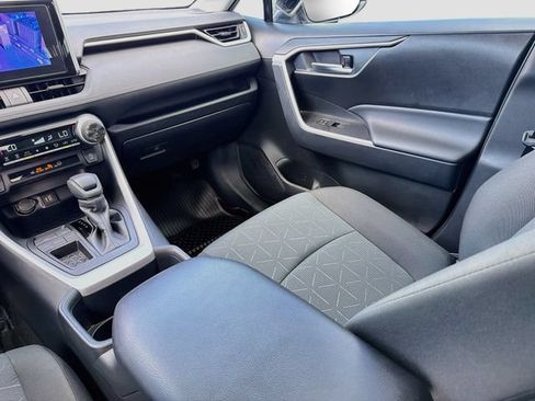 Used 2025 Toyota RAV4 XLE w/ Convenience Package FWD image 24