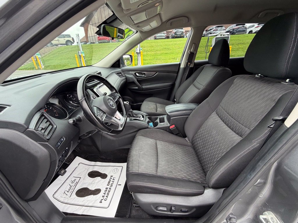 Used 2020 Nissan Rogue SV AWD/4WD image 10