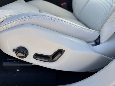 New 2025 Volvo XC60 T8 Ultra w/ Protection Package Premier image 18