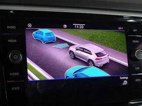 Used 2022 Volkswagen Atlas Cross Sport SE image 36