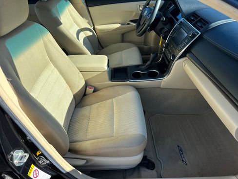 Used 2017 Toyota Camry SE image 13