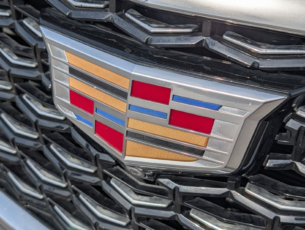 Used 2025 Cadillac XT4 Premium Luxury w/ Cold Weather Package FWD image 37
