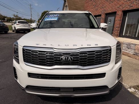 Used 2020 Kia Telluride S w/ S 8 Passenger Seating Package FWD image 3