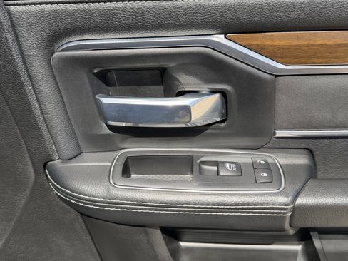 Used 2024 RAM 2500 Laramie image 32