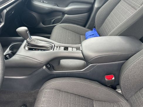 Used 2025 Honda HR-V LX image 25