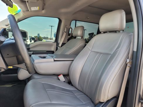 Used 2017 Ford F150 XLT AWD/4WD image 10