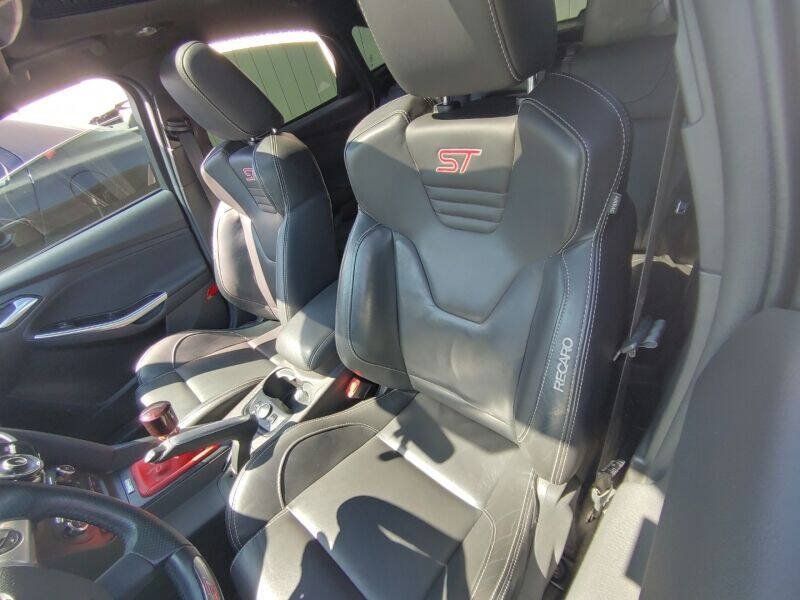 Used 2014 Ford Focus ST w/ Equipment Group 202A FWD image 4