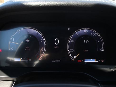 Used 2023 Jeep Grand Cherokee Limited AWD/4WD image 30