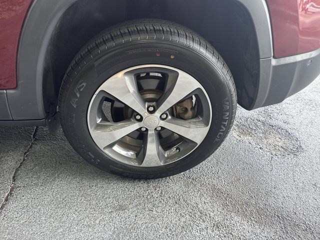 Used 2019 Jeep Cherokee Limited w/ Technology Group AWD/4WD image 34