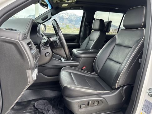 Used 2021 GMC Yukon XL SLT w/ SLT Luxury Plus Package image 18