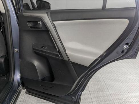 Used 2014 Toyota RAV4 LE image 19