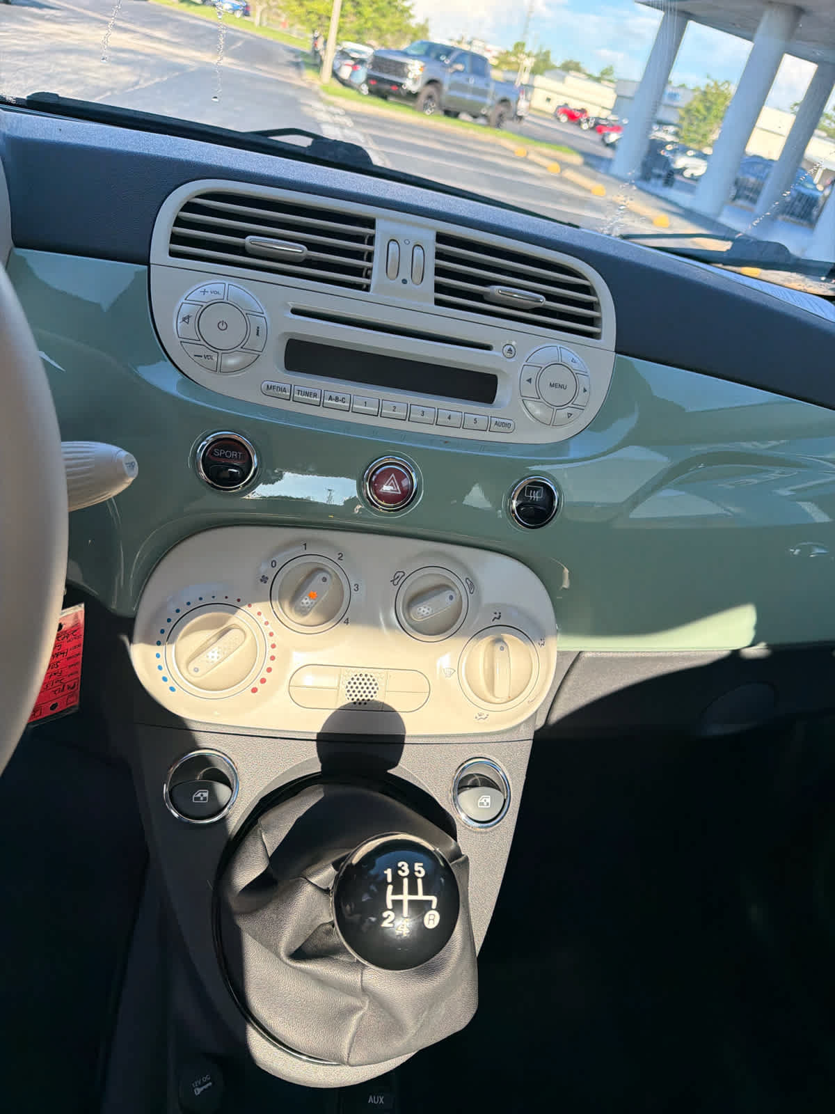 Used 2015 FIAT 500 Pop FWD image 11
