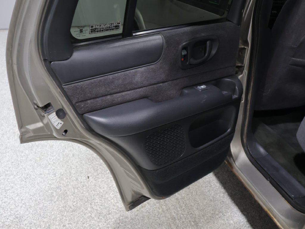Used 1998 Chevrolet Blazer LS w/ Preferred Equipment Group RWD image 22