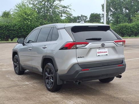 Used 2023 Toyota RAV4 LE AWD/4WD image 4