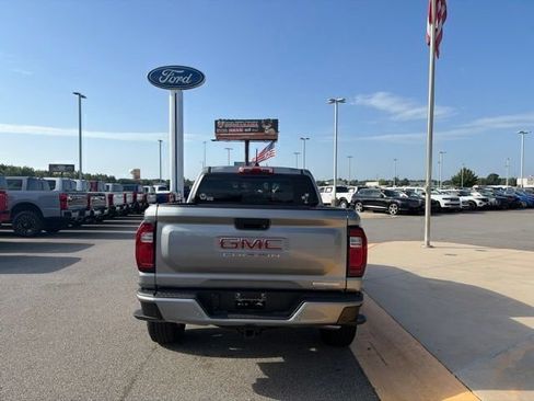 Used 2024 GMC Canyon Elevation w/ Elevation Premium Package RWD image 4