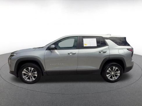 Used 2025 Chevrolet Equinox LT FWD image 9
