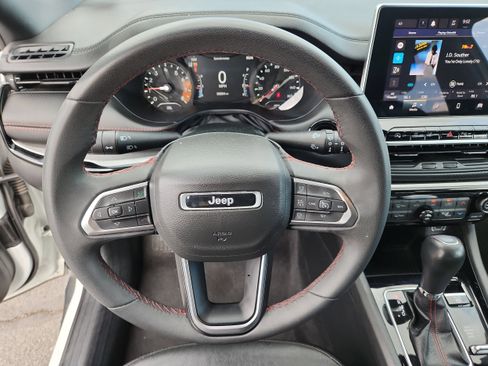 Used 2023 Jeep Compass Trailhawk AWD/4WD image 18
