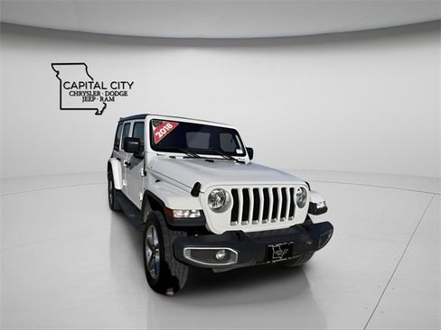 Used 2018 Jeep Wrangler Unlimited Sahara image 4