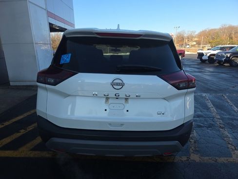 Certified 2023 Nissan Rogue SV image 4