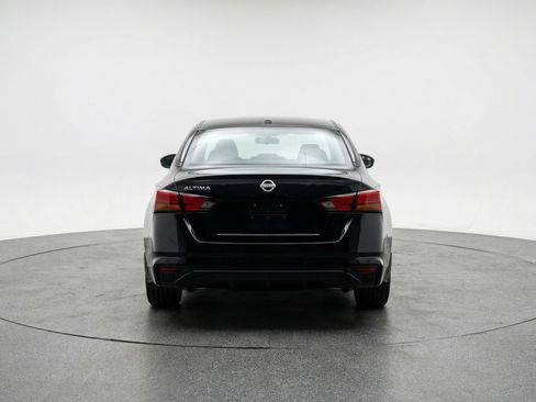 Used 2025 Nissan Altima 2.5 SV image 7