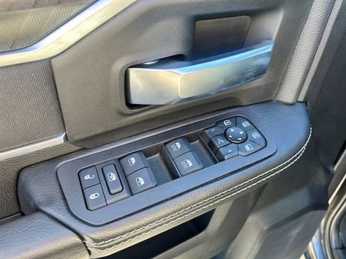 Used 2025 RAM 2500 Big Horn AWD/4WD image 28