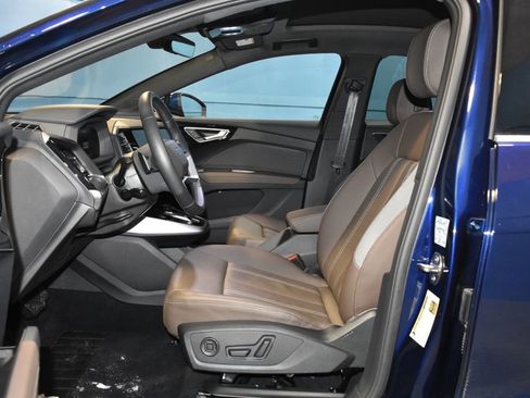 Used 2024 Audi Q4 e-tron Premium image 9