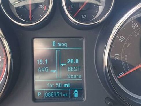 Used 2013 Buick Regal Premium FWD image 19