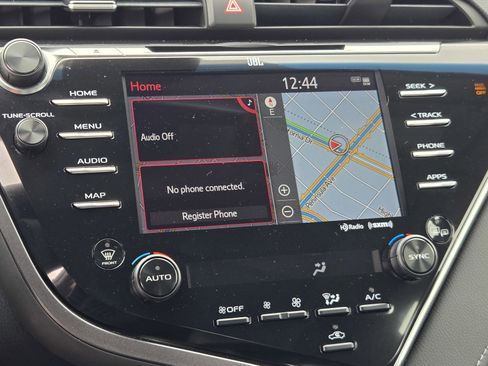 Used 2018 Toyota Camry XSE w/ Driver Assist Package FWD image 19