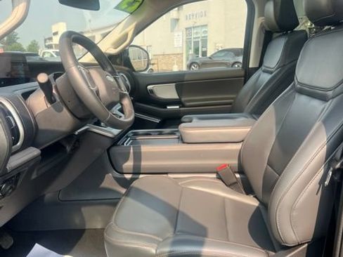 Used 2025 Ford Expedition Max Active AWD/4WD image 26