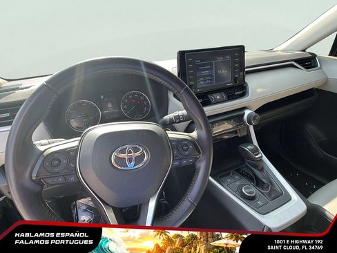 Used 2022 Toyota RAV4 XLE Premium AWD/4WD image 14