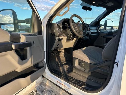 Used 2019 Ford F550 XLT image 21