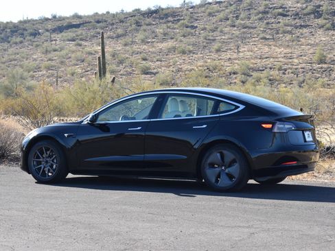 Used 2018 Tesla Model 3 Long Range AWD/4WD image 5