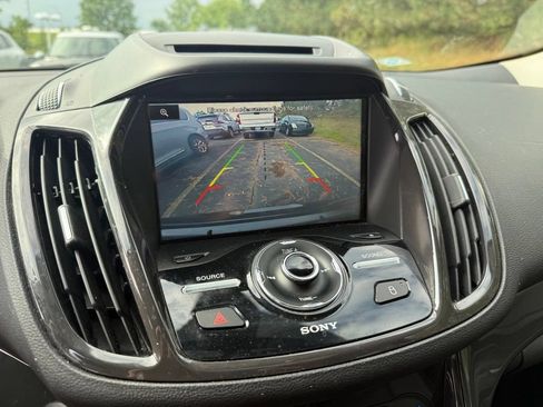 Used 2015 Ford Escape Titanium FWD image 12