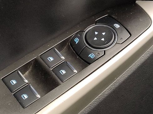 Used 2020 Ford Explorer XLT image 27