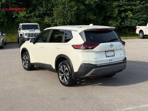 Used 2023 Nissan Rogue SV FWD image 3