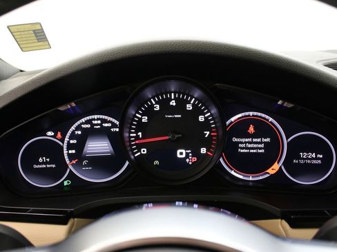 Certified 2023 Porsche Cayenne Platinum Edition image 17