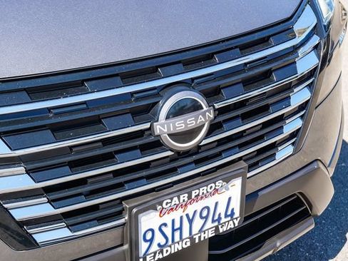 Used 2025 Nissan Rogue SV FWD image 12