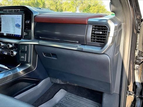 Certified 2022 Ford F150 Lariat w/ Equipment Group 502A High image 19