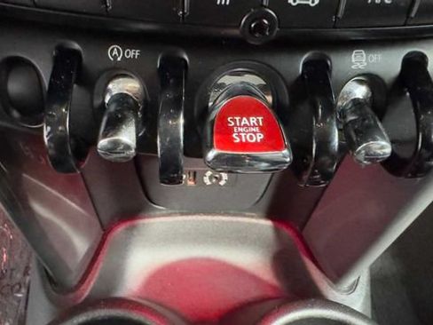 Used 2015 MINI Cooper 4-Door Hardtop FWD image 24