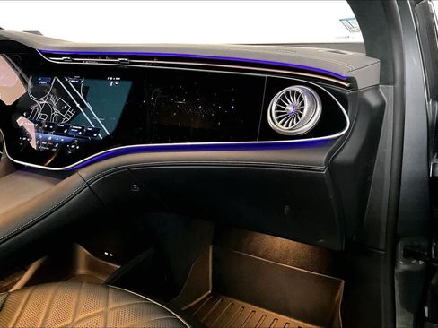 Used 2023 Mercedes-Benz EQS 580 4MATIC SUV image 18