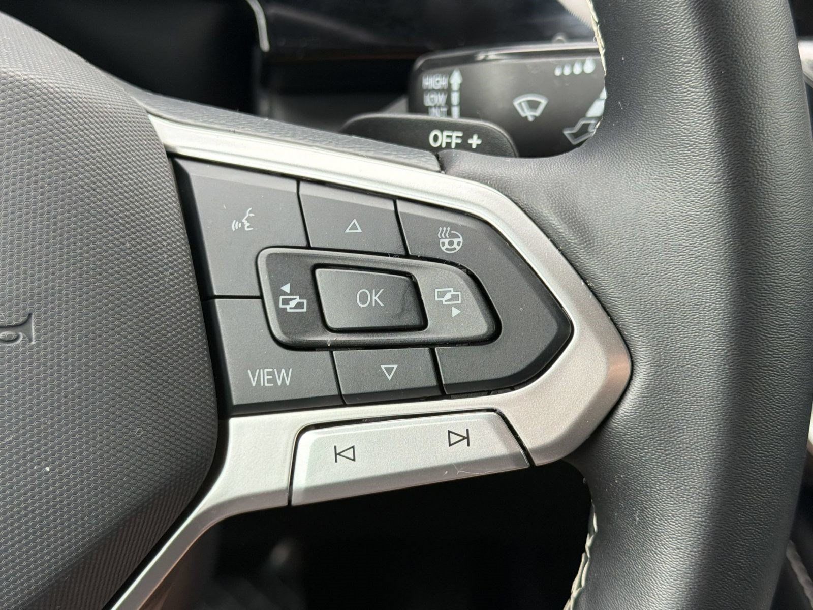 Used 2026 Volkswagen Atlas Cross Sport SE FWD image 19