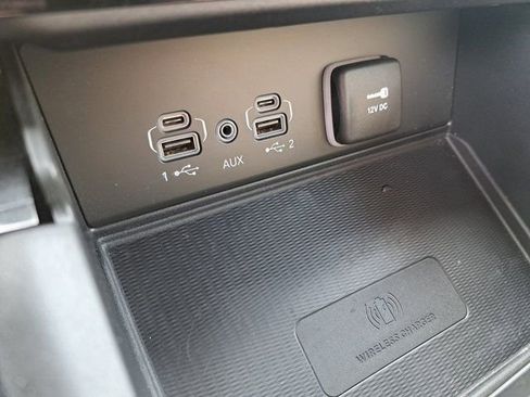 Used 2024 Jeep Grand Cherokee Limited w/ Luxury Tech Group II AWD/4WD image 19