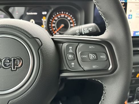 New 2026 Jeep Gladiator Rubicon w/ Technology Group image 15