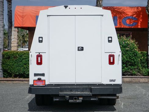 Used 2019 Chevrolet Express 4500 w/ Power Convenience Package RWD image 7